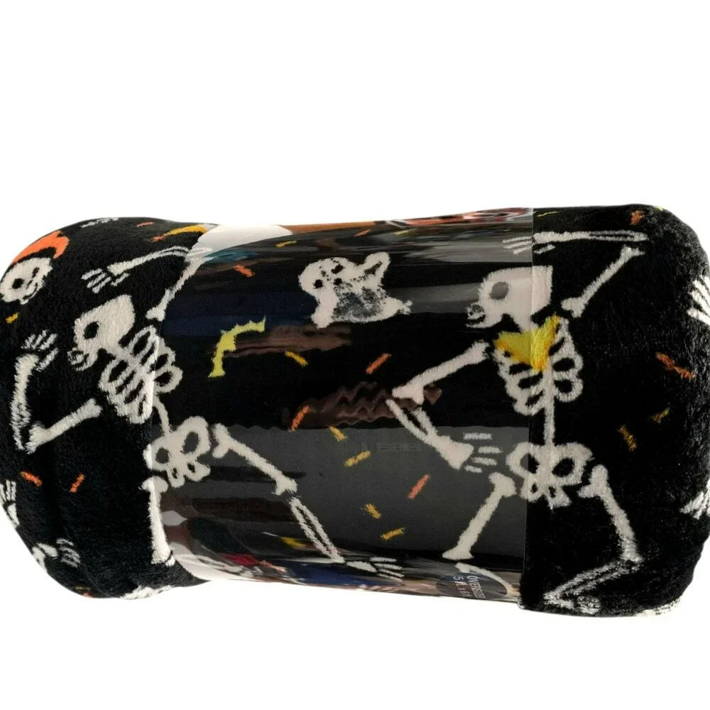 New Plush Halloween Throw Blanket Dancing Skeleton Pumpkin Bat Ghost Black 5'x6'